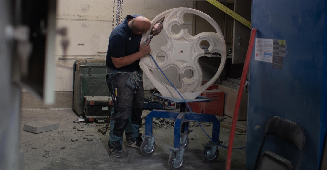 Tailleur de pierre en Belgique : un savoir-faire qui se raréfie, un patrimoine à préserver